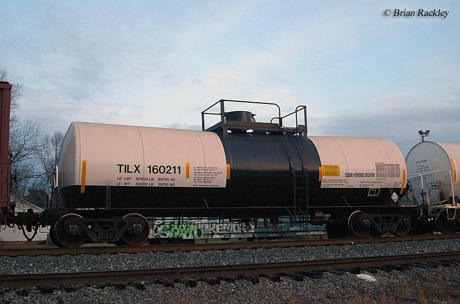 tank-cars-moving-liquids-by-rail