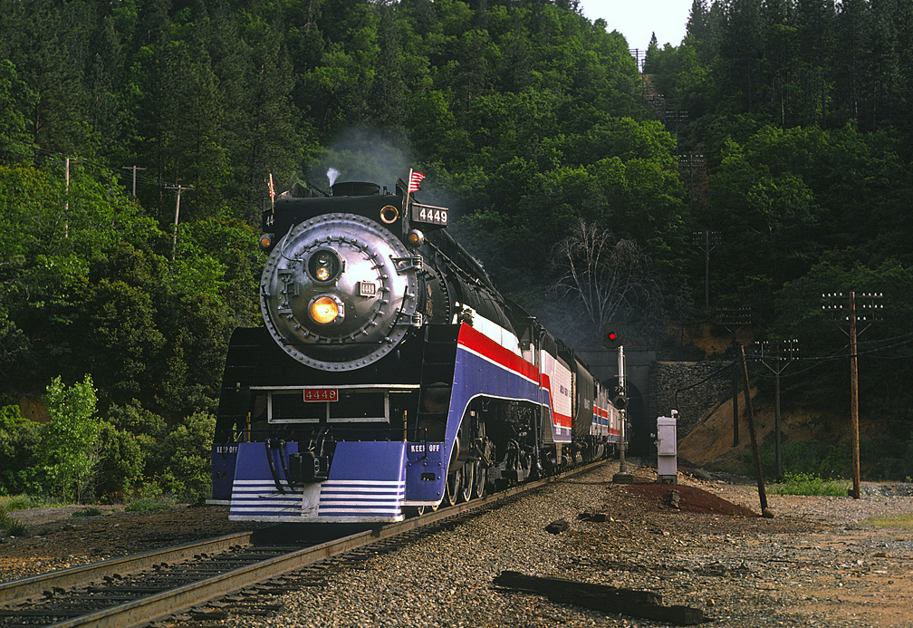 Southern Pacific #4449 "Daylight": Schedule, Whistle, Train