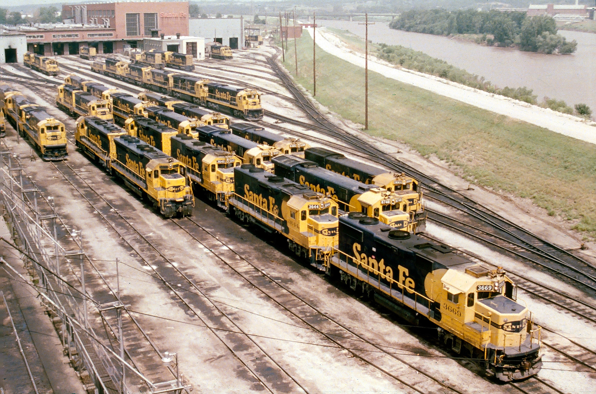 Railroad Yards Efficiently Organizing Freight Trains